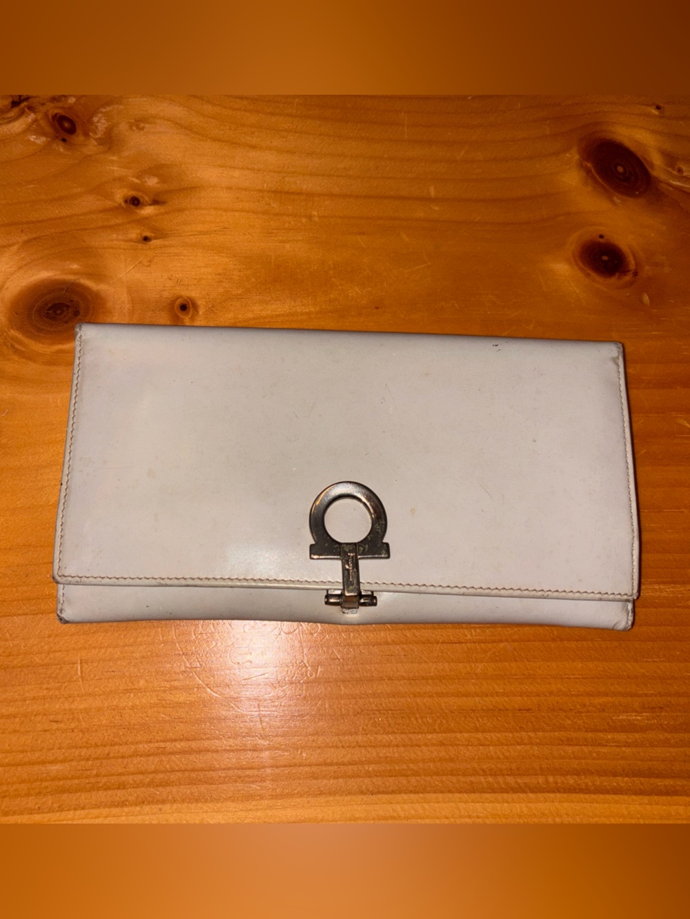 Ferragamo White Leather Clutch Wallet with Metal Ring Closure